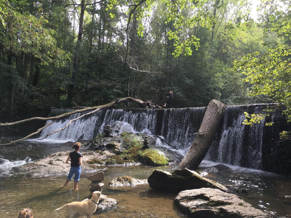Gite Au Bord De La Riviere Gijou Saint-Pierre-de-Trivisy ภายนอก รูปภาพ
