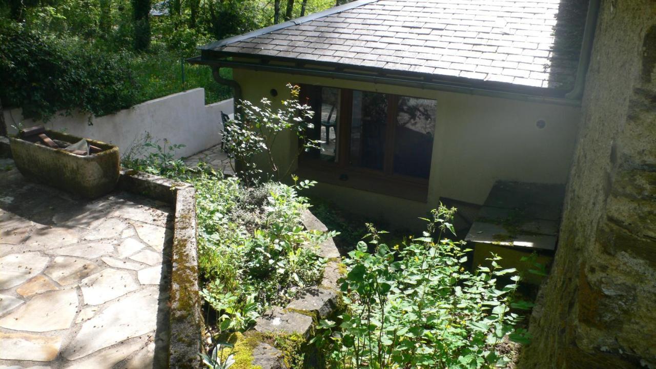 Gite Au Bord De La Riviere Gijou Saint-Pierre-de-Trivisy ภายนอก รูปภาพ
