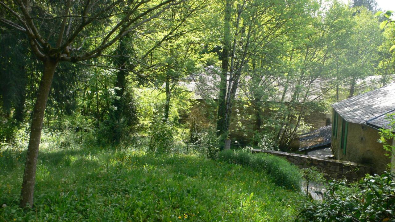 Gite Au Bord De La Riviere Gijou Saint-Pierre-de-Trivisy ภายนอก รูปภาพ