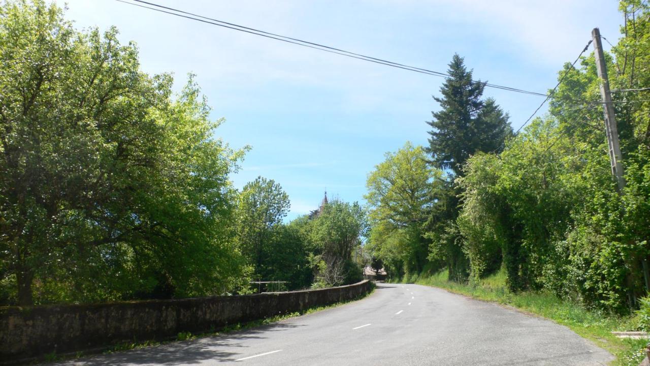 Gite Au Bord De La Riviere Gijou Saint-Pierre-de-Trivisy ภายนอก รูปภาพ