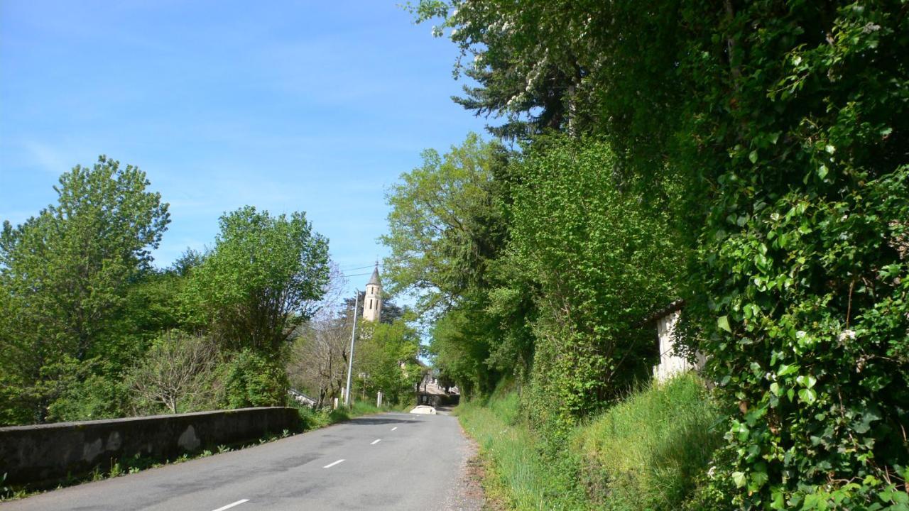 Gite Au Bord De La Riviere Gijou Saint-Pierre-de-Trivisy ภายนอก รูปภาพ