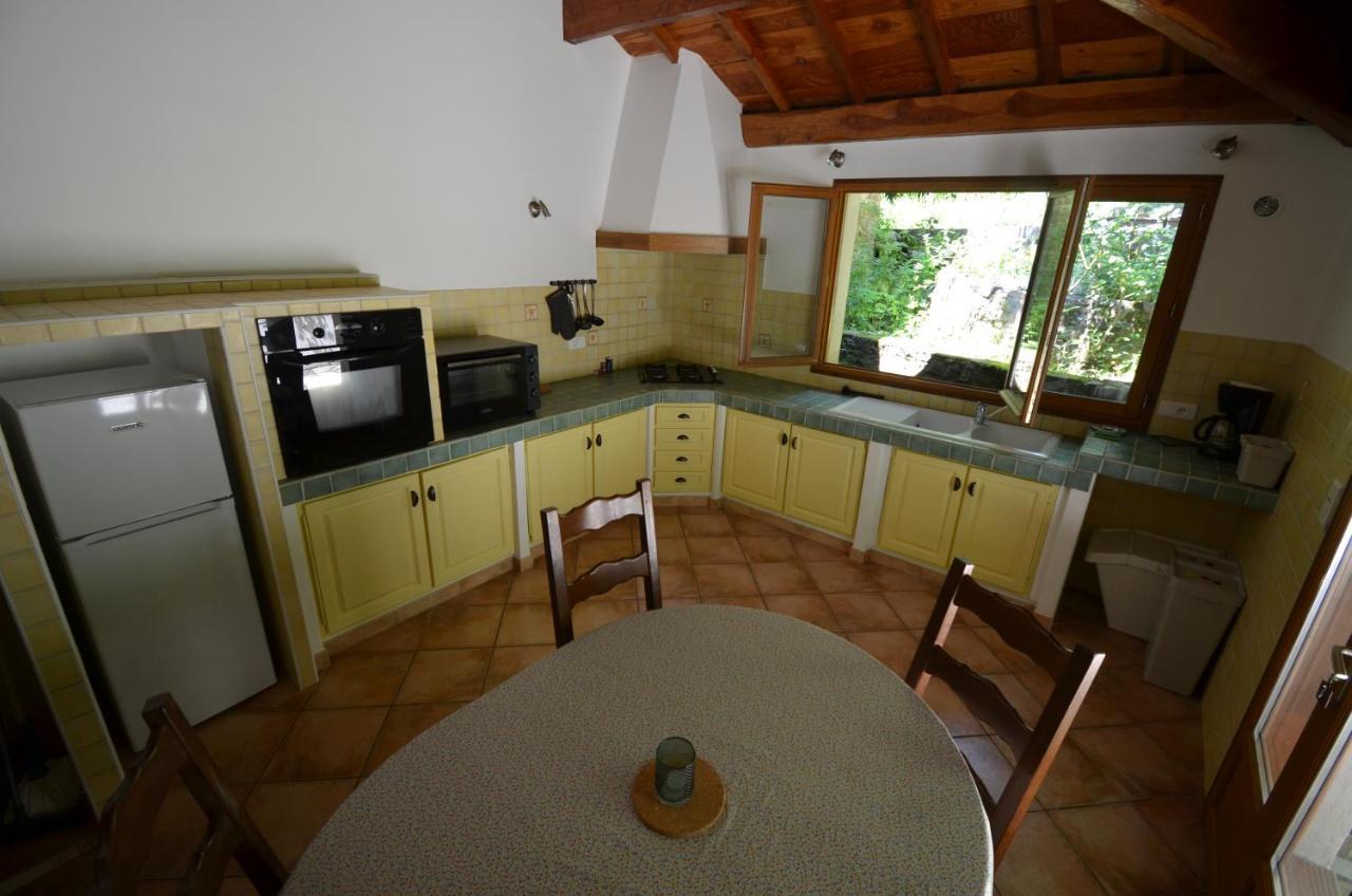 Gite Au Bord De La Riviere Gijou Saint-Pierre-de-Trivisy ภายนอก รูปภาพ